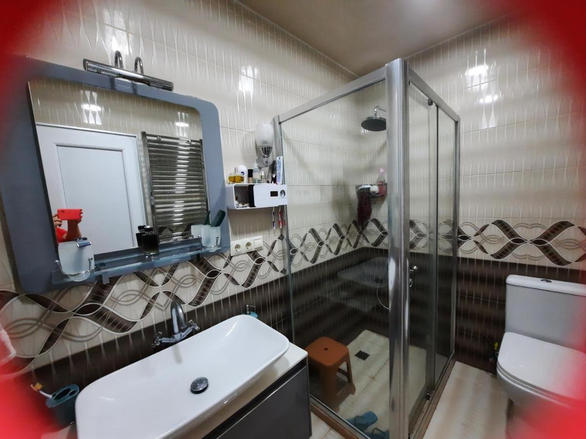 Apartment Desi With Sea View On The Beach In Batoemi Buitenkant foto