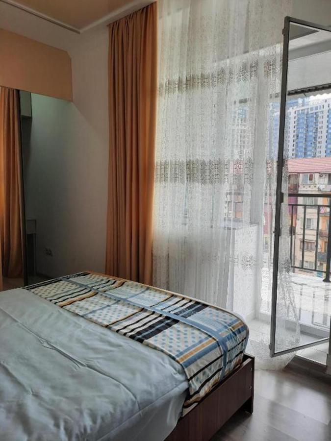 Apartment Desi With Sea View On The Beach In Batoemi Buitenkant foto