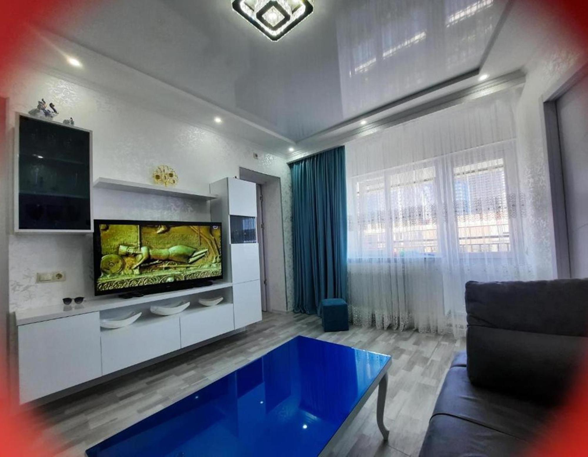 Apartment Desi With Sea View On The Beach In Batoemi Buitenkant foto